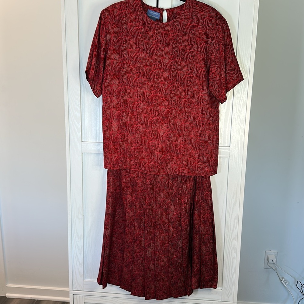 Vintage 80's 100% Silk‎ J.L. Sanford for Narragansett Red & Black Blouse & Skirt